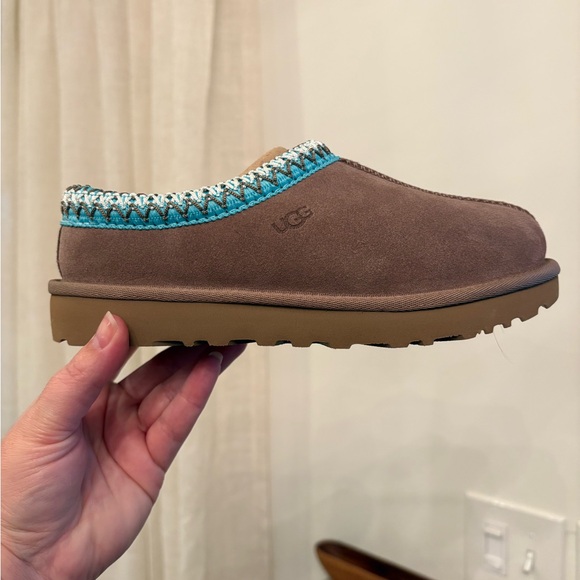 UGG Tan Slippers with Blue Accent - Picture 2 of 7